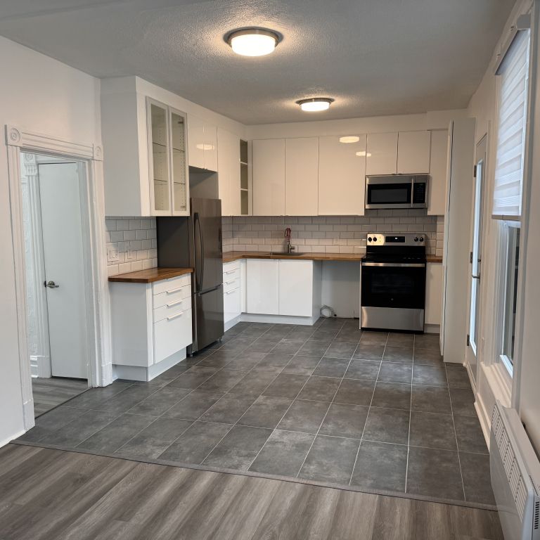 5 1/2 Canal Lachine - 3e étage- Rénové - Photo 1