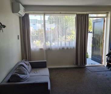 Charming 2BR Unit in Edgeware w/ Garden - Photo 3