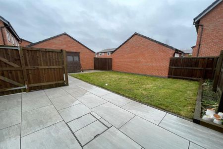 3 bedroom semi-detached house to rent - Photo 3