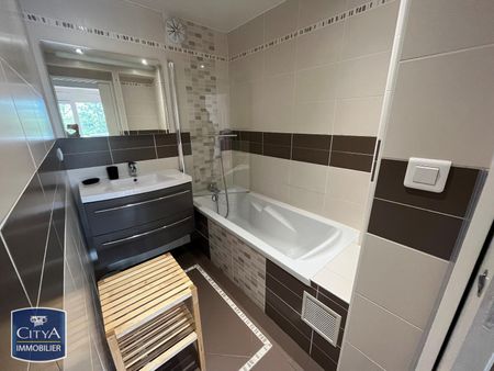 Location Appartement 3 pièces 70m² OULLINS 69600 - Photo 2