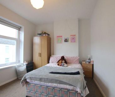 4 bedroom terraced house to rent - Photo 4