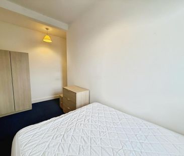 4 bedroom terraced house to rent - Photo 3