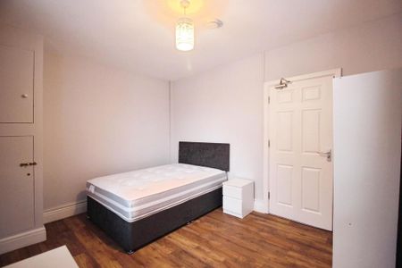 1 bedroom in a house share to rent - Photo 5