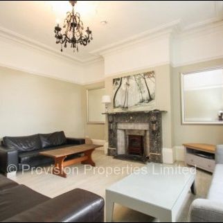 7 Bedroom House near Leeds University - Photo 1