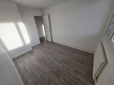 Location Appartement 4 pièces 66m² MAREUIL LES MEAUX 77100 - Photo 3