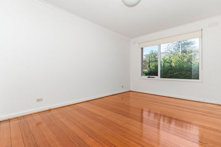2/343 Doncaster Road, Balwyn North VIC 3104 - Photo 4