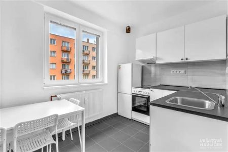 Pronájem moderního bytu v centru města - Photo 2