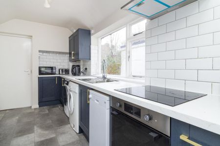 3 bedroom terraced house to rent - Photo 2