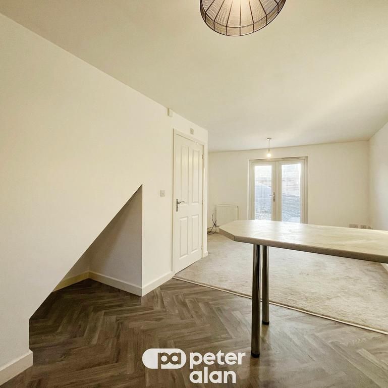 3 bedroom property to rent - Photo 1