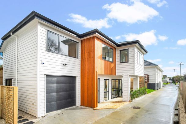 Fantastic home in Panmure - Photo 1