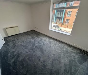 Spinners End Drive, Cradley Heath, West Midlands - Photo 4