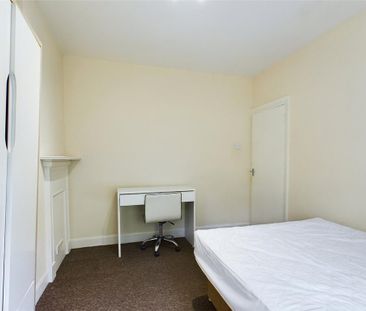 4 bedroom terraced house to rent - Photo 4