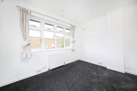 3 bedroom detached house to rent - Photo 5