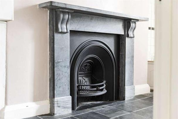 Kensington Place, Bath, BA1 - Photo 1