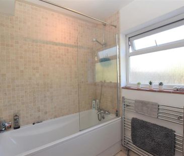 3 bedroom terraced house to rent - Photo 2