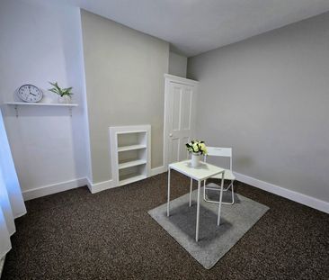 2 Bed Flat, Brockley Road, SE4 - Photo 4