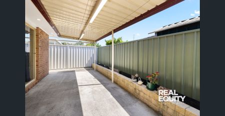 Modern 3 Bedroom Residence - Appealing Interior - Photo 4