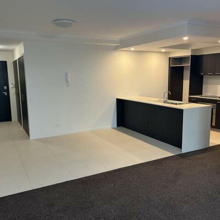 Live At The Oaks City Apartments - Photo 1