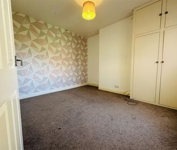 Church Road, Warwickshire, CV10 - Photo 1