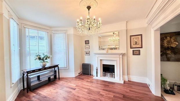 5 bedroom semi-detached house to rent - Photo 1