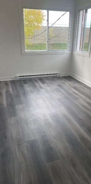 Montreal , 4 1/2 , pres metro Beaugrand - Photo 1