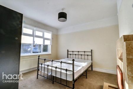 3 bedroom semi-detached bungalow to rent - Photo 5