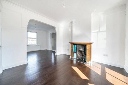 4 bedroom detached house to rent - Photo 3