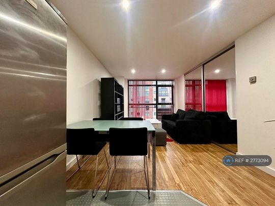 2 bedroom flat to rent - Photo 1