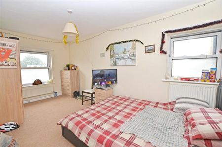 Broad Street, Teddington, TW11 - Photo 3