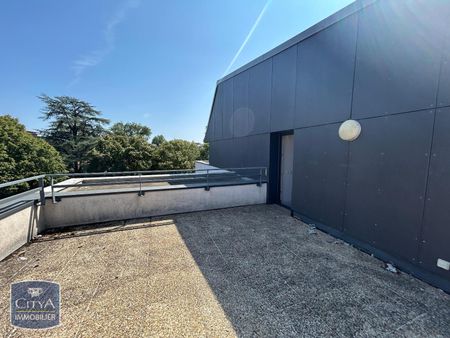 Location Appartement 3 pièces 75m² BOURG EN BRESSE 01000 - Photo 3