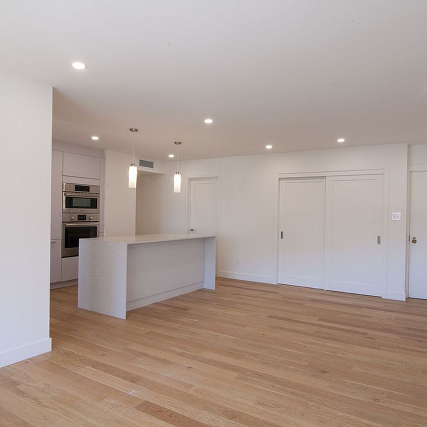 3555 Cote-des-Neiges Road - Photo 1