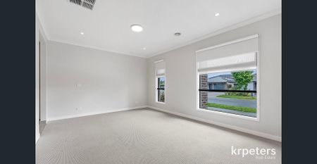 Modern Family Living in the Heart of Clyde - Photo 3