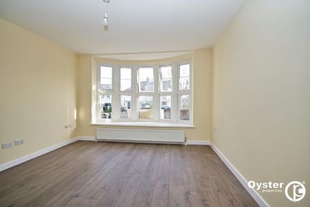 3 bedroom flat to rent - Photo 2