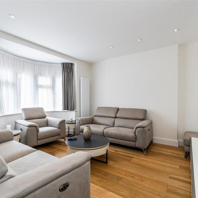 5 bedroom semi-detached house to rent - Photo 1