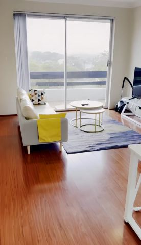 3 bed 2 bath - Photo 2