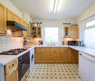 2 bedroom semi-detached house to rent - Photo 5