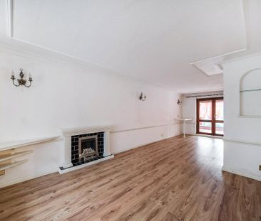 4 bedroom detached house to rent - Photo 2