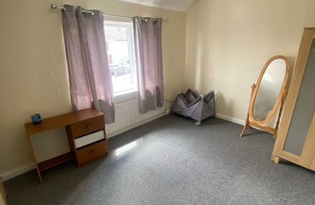 Bunns lane, Dudley, DY2 7RA - Photo 3