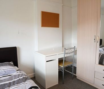 Saracen Way, Penryn, TR10 - Photo 2