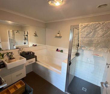 STYLISH & SECURE! - Photo 5