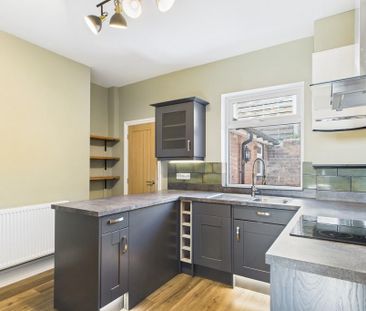 2 bedroom semi-detached house to rent - Photo 5