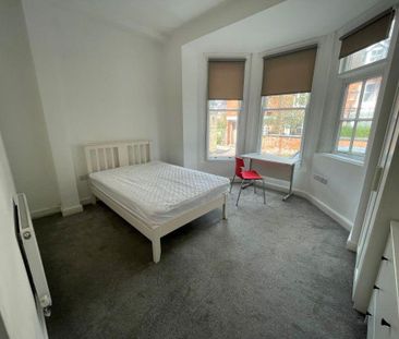 3 bedroom apartment to rent - Photo 4