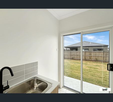 9 Delancey Way, Eynesbury, Vic 3338 - Photo 3