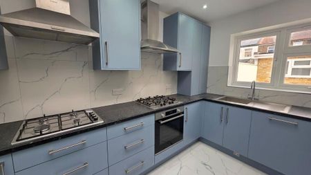 5 bedroom terraced house to rent - Photo 5