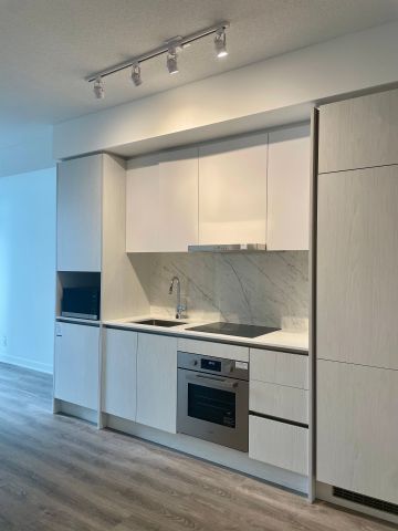 For Lease - 180 Front Street Unit# 2107, Toronto, Ontario - Photo 4