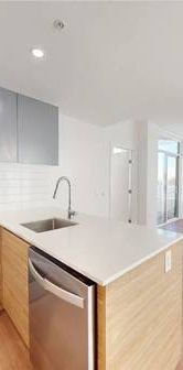 1 MONTH FREE (Jan 2025) - 2 Bed 2 Bath Available - Photo 1