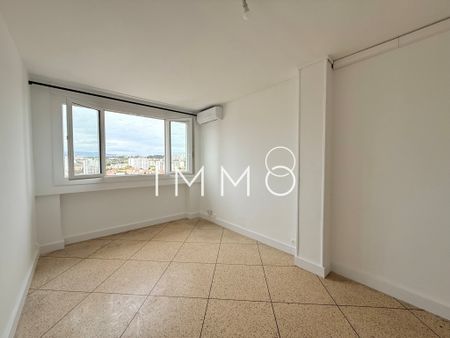 Location Appartement 3 pièces 56m² MARSEILLE 3ème - Photo 2