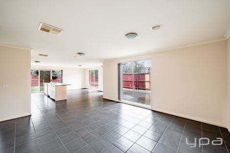 Family Home with ONE WEEK FREE RENT for the approved applicant! - Photo 5