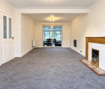 3 bedroom detached house to rent - Photo 2