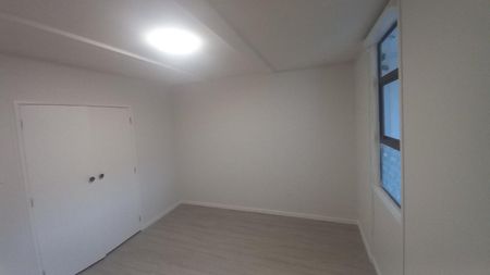 Freshly renovated 2 bedrooms - Photo 5